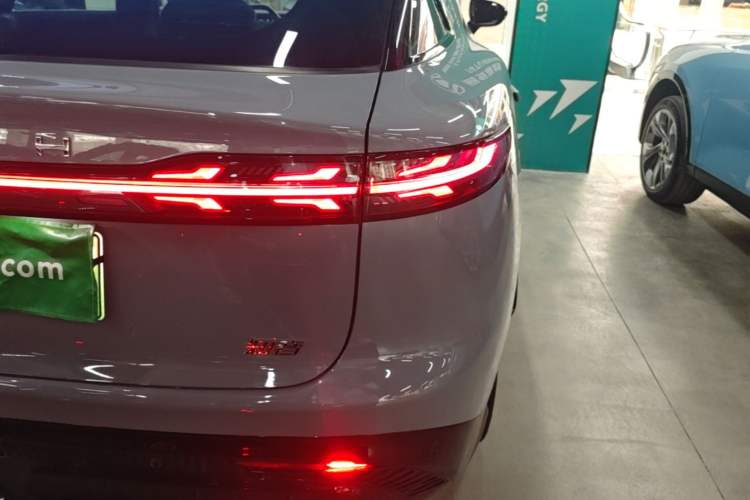 Used VOYAH COURAGE 2024 Long-Range Supercharge Edition Right Rear Taillight