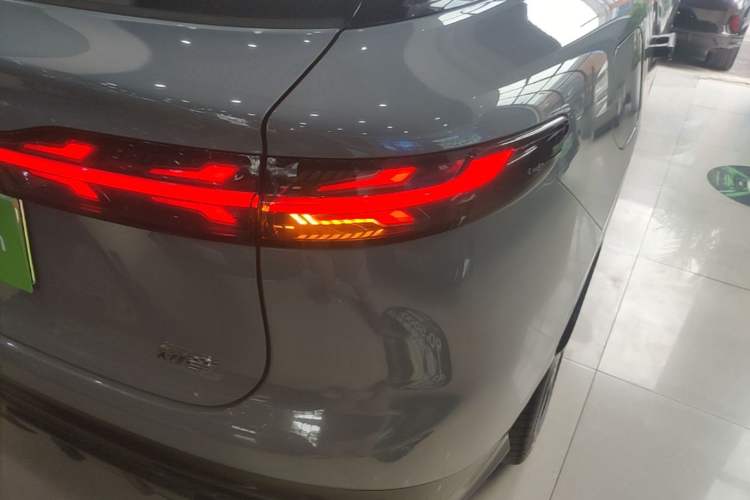 Used VOYAH COURAGE 2024 Long-Range Smart Edition Right Rear Taillight