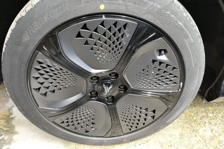 Used VOYAH COURAGE 2024 Long-Range Smart Edition Right Rear Wheel Hub