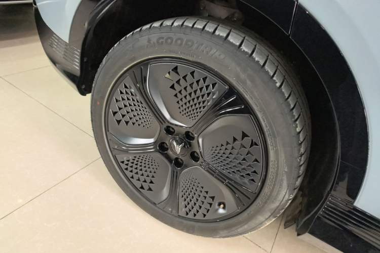 Used VOYAH COURAGE 2024 Long-Range Smart Edition Right Rear Wheel Hub