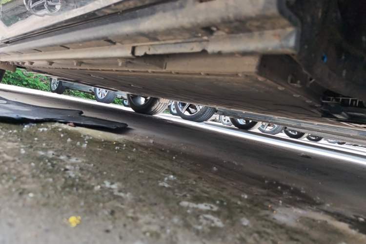 Used VOYAH COURAGE 2024 Long-Range Supercharge Edition Right Side Sill