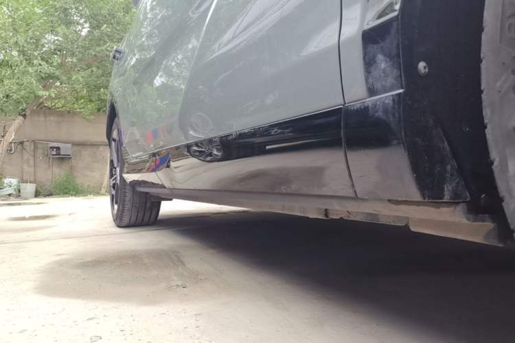 Used VOYAH COURAGE 2024 Long-Range Supercharge Edition Right Side Sill