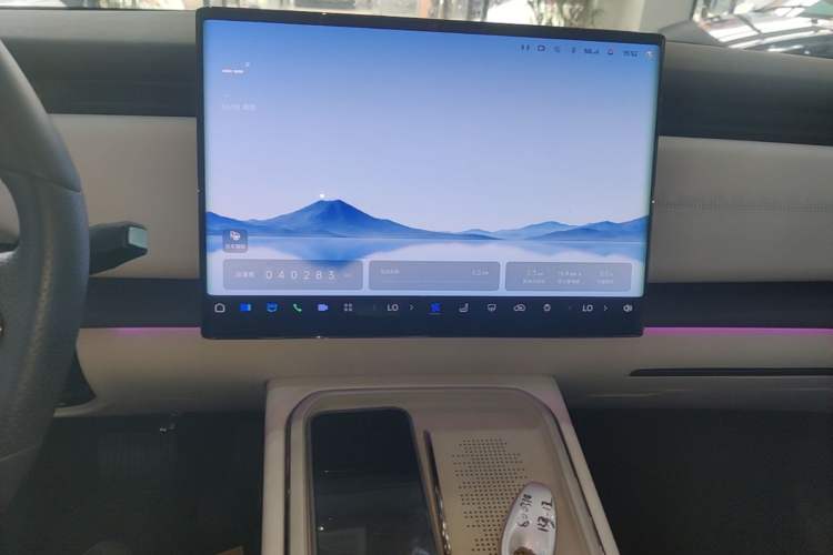 Used VOYAH COURAGE 2024 Ultra-Long Range Smart Enjoyment Version Audio And AC Panel
