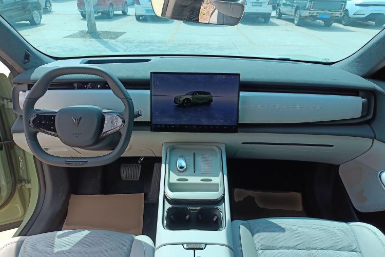 Used VOYAH COURAGE 2024 Ultra-Long Range Smart Enjoyment Version Center Console