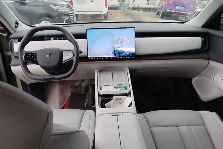 Used VOYAH COURAGE 2024 Long-Range Smart Edition Center Console