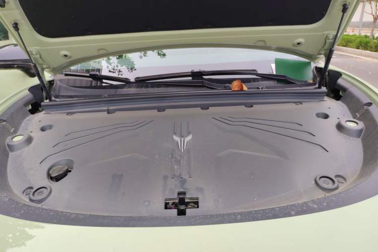 Used VOYAH COURAGE 2024 Long-Range Smart Edition Engine Bay