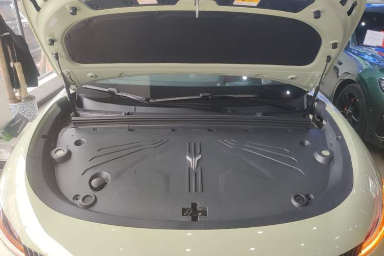 Used VOYAH COURAGE 2024 Long-Range Smart Edition Engine Bay