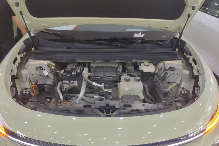 Used VOYAH COURAGE 2024 Ultra-Long Range Smart Enjoyment Version Engine Bay