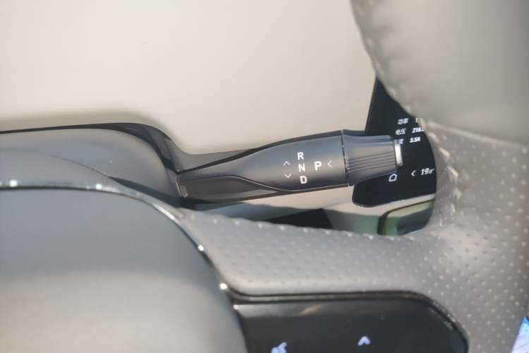 Used VOYAH COURAGE 2024 Ultra-Long Range Smart Enjoyment Version Gear Lever