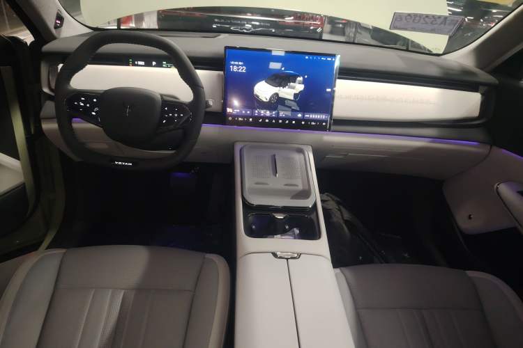 Used VOYAH COURAGE 2024 Long-Range Smart Edition Interior 2