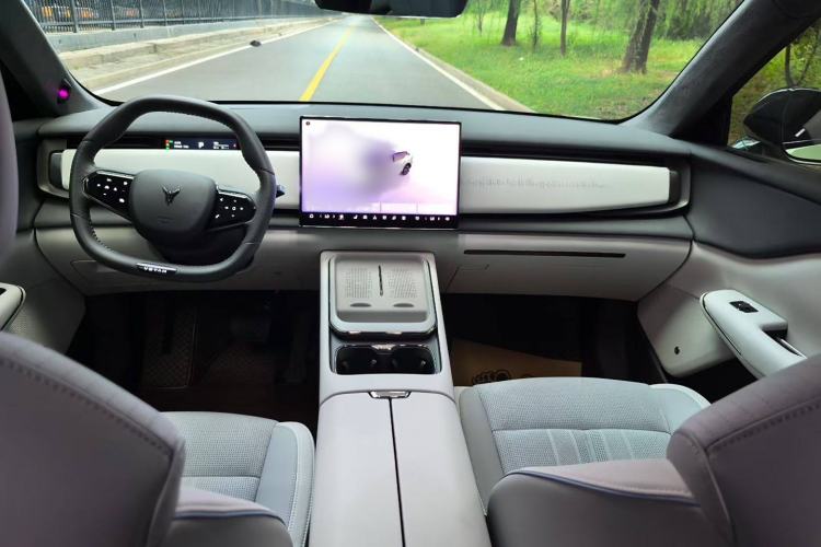 Used VOYAH COURAGE 2024 Ultra-Long Range Smart Enjoyment Version Interior 3