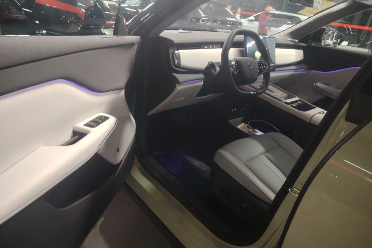 Used VOYAH COURAGE 2024 Long-Range Smart Edition Interior 3