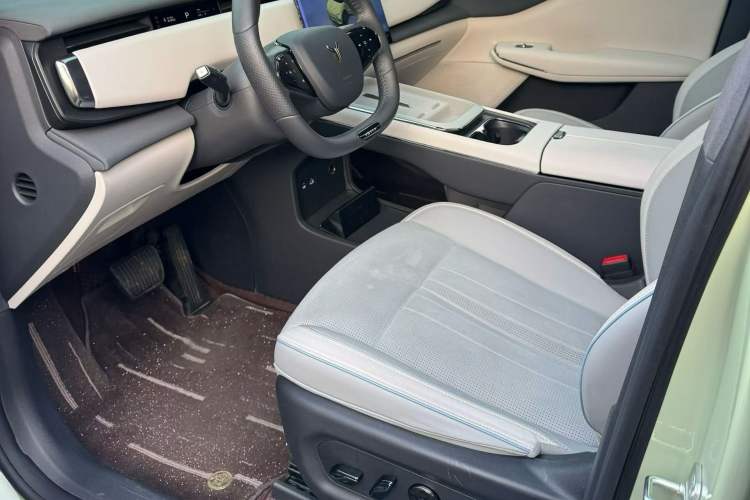 Used VOYAH COURAGE 2024 Ultra-Long Range Smart Enjoyment Version Interior 5