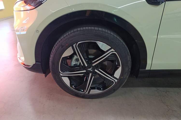 Used VOYAH COURAGE 2024 Long-Range Smart Edition Left Front Wheel Hub