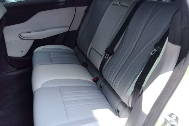 Used VOYAH COURAGE 2024 Long-Range Smart Edition Left Rear Seat