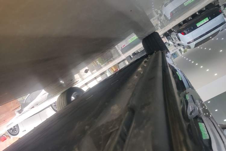 Used VOYAH COURAGE 2024 Long-Range Smart Edition Left Side Sill