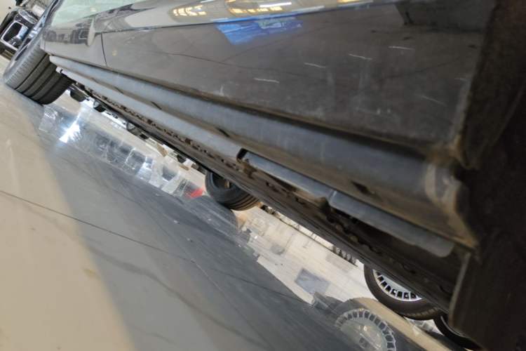 Used VOYAH COURAGE 2024 Long-Range Smart Edition Left Side Sill