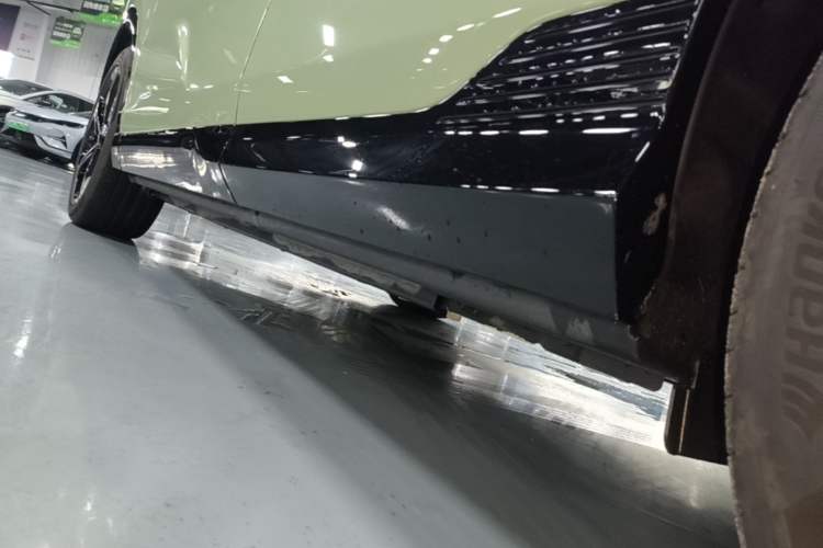 Used VOYAH COURAGE 2024 Long-Range Supercharge Edition Left Side Sill