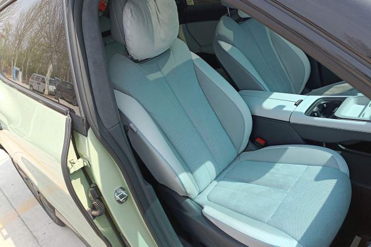 Used VOYAH COURAGE 2024 Ultra-Long Range Smart Enjoyment Version Right Front Seat