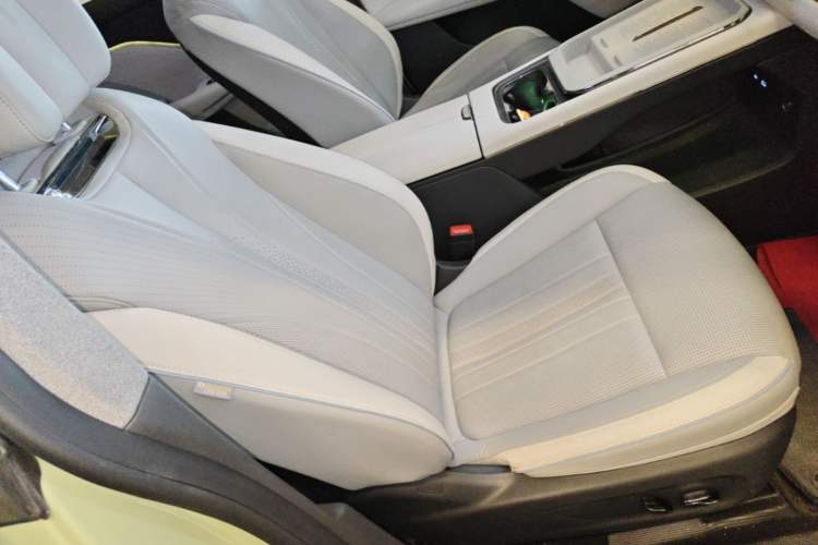 Used VOYAH COURAGE 2024 Long-Range Smart Edition Right Front Seat