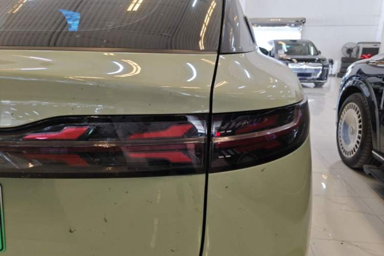 Used VOYAH COURAGE 2024 Long-Range Smart Edition Right Rear Taillight