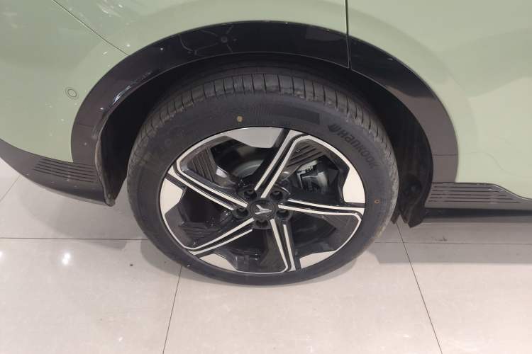 Used VOYAH COURAGE 2024 Long-Range Smart Edition Right Rear Wheel Hub