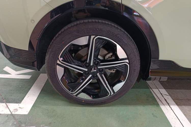 Used VOYAH COURAGE 2024 Long-Range Smart Edition Right Rear Wheel Hub