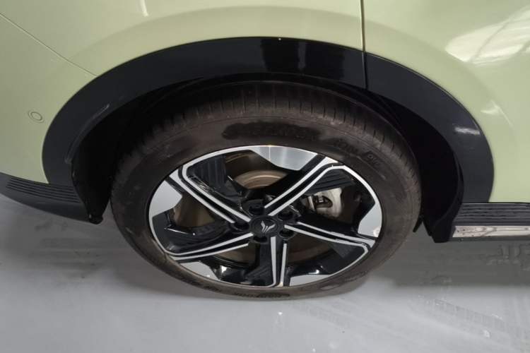 Used VOYAH COURAGE 2024 Long-Range Supercharge Edition Right Rear Wheel Hub