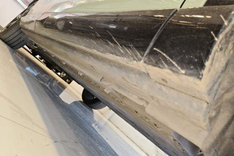 Used VOYAH COURAGE 2024 Long-Range Smart Edition Right Side Sill