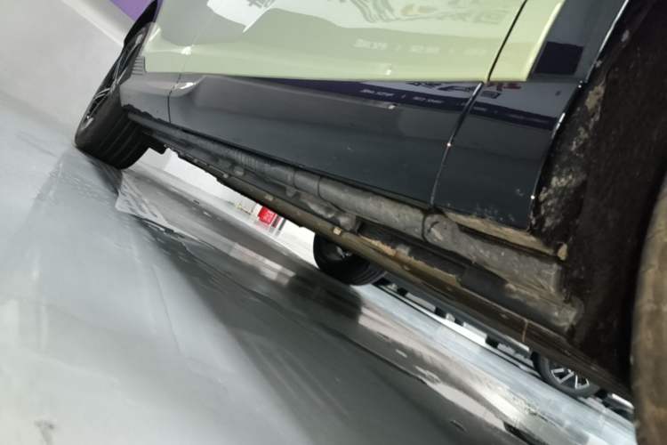 Used VOYAH COURAGE 2024 Long-Range Supercharge Edition Right Side Sill