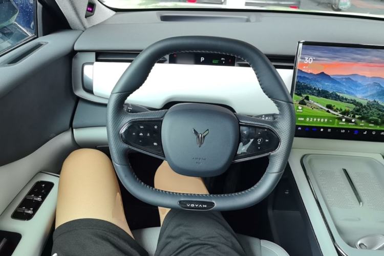 Used VOYAH COURAGE 2024 Long-Range Smart Edition Steering Wheel