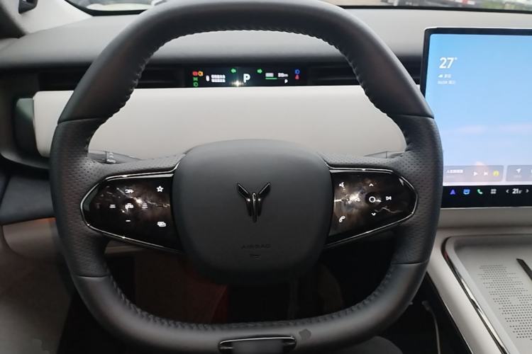 Used VOYAH COURAGE 2024 Long-Range Smart Edition Steering Wheel