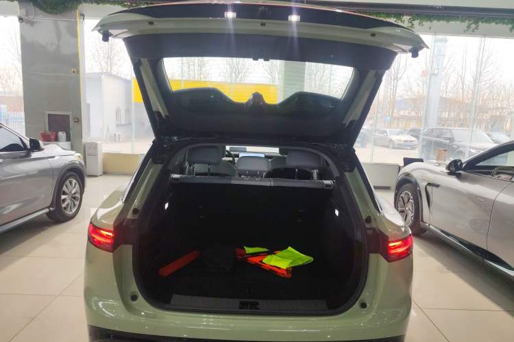 Used VOYAH COURAGE 2024 Long-Range Smart Edition Trunk