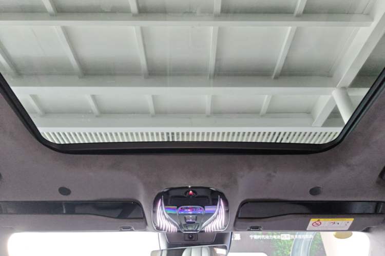 Used VOYAH COURAGE 2024 Four-Wheel Drive Global Edition Headliner