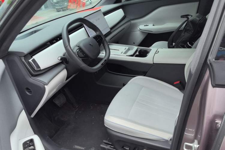 Used VOYAH COURAGE 2024 Four-Wheel Drive Global Edition Left Front Seat