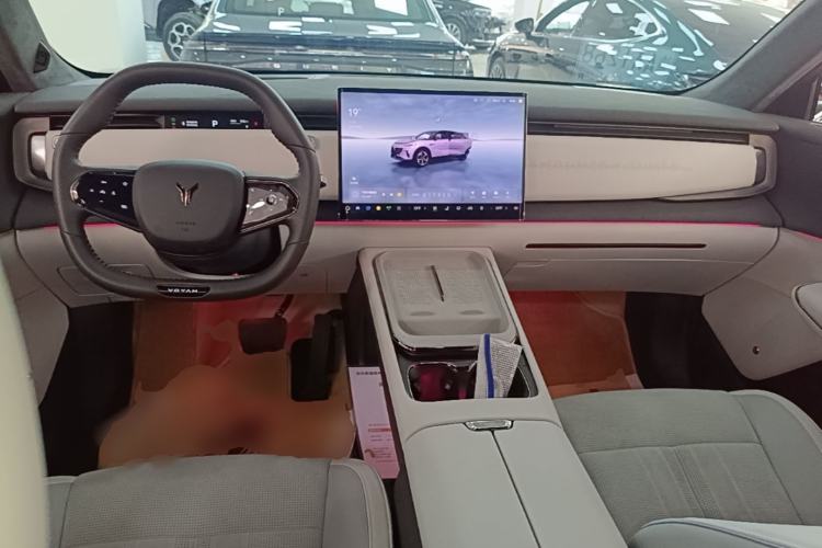 Used VOYAH COURAGE 2024 Four-Wheel Drive Global Edition Center Console