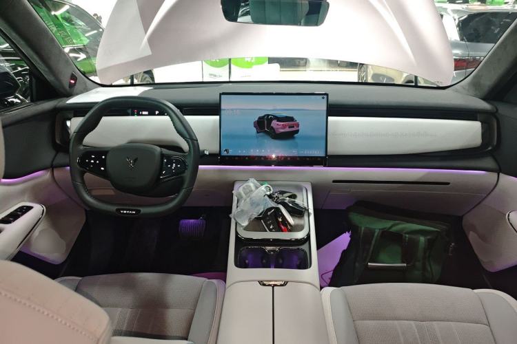 Used VOYAH COURAGE 2024 Four-Wheel Drive Global Edition Center Console