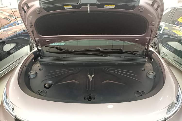 Used VOYAH COURAGE 2024 Four-Wheel Drive Global Edition Engine Bay