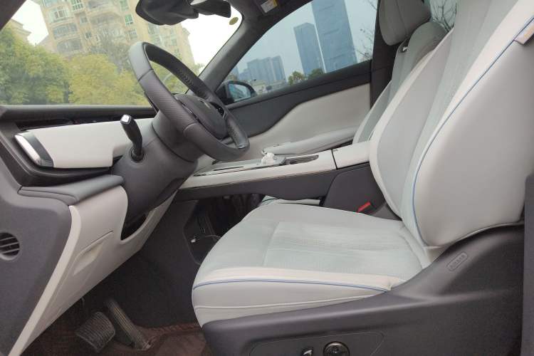 Used VOYAH COURAGE 2024 Four-Wheel Drive Global Edition Left Front Seat