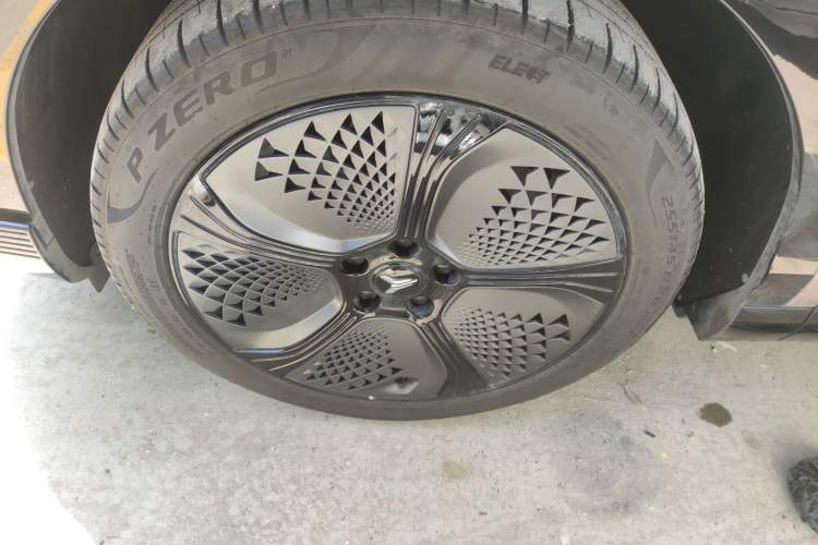 Used VOYAH COURAGE 2024 Four-Wheel Drive Global Edition Left Front Wheel Hub