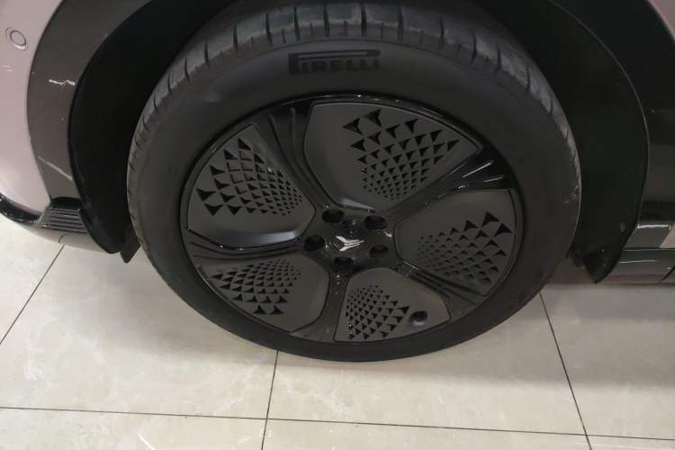 Used VOYAH COURAGE 2024 Four-Wheel Drive Global Edition Left Front Wheel Hub