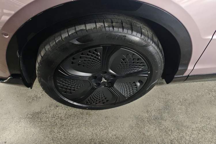 Used VOYAH COURAGE 2024 Four-Wheel Drive Global Edition Left Front Wheel Hub