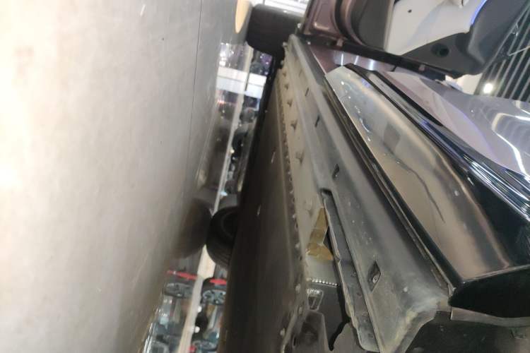 Used VOYAH COURAGE 2024 Four-Wheel Drive Global Edition Left Side Sill