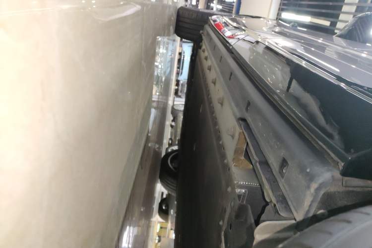 Used VOYAH COURAGE 2024 Four-Wheel Drive Global Edition Left Side Sill