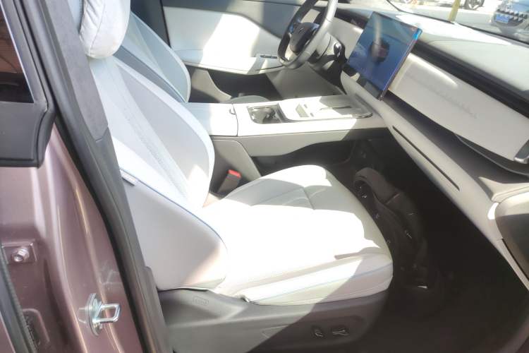 Used VOYAH COURAGE 2024 Four-Wheel Drive Global Edition Right Front Seat
