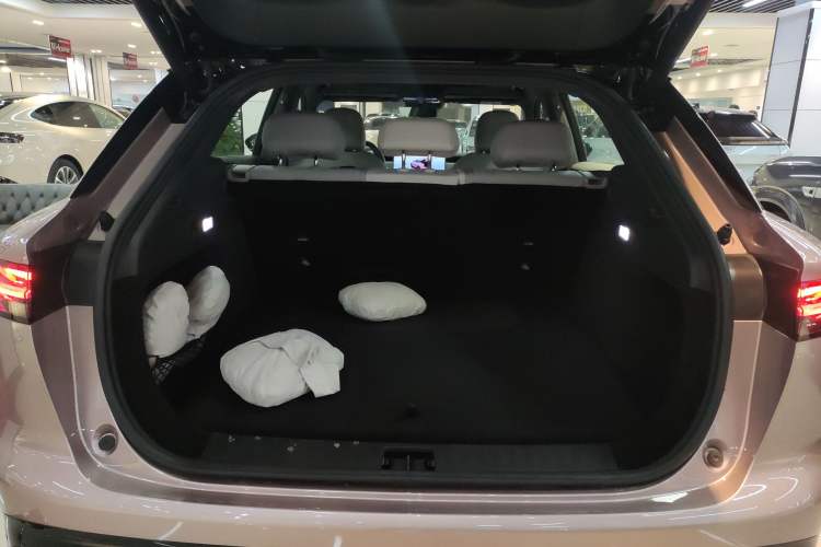 Used VOYAH COURAGE 2024 Four-Wheel Drive Global Edition Trunk