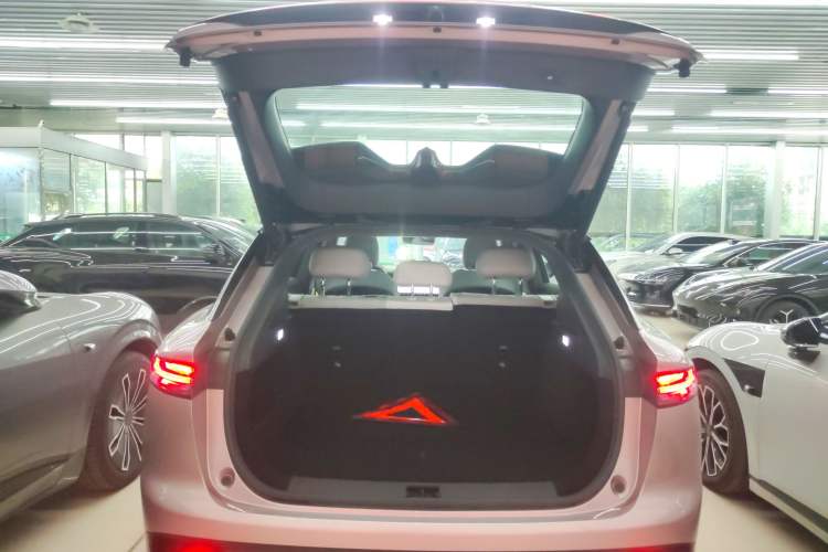 Used VOYAH COURAGE 2024 Ultra-Long Range Smart Enjoyment Version Trunk