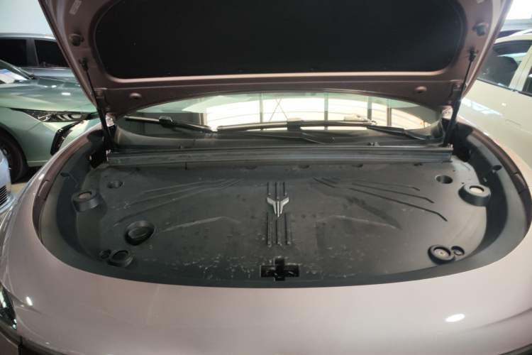 Used VOYAH COURAGE 2024 Four-Wheel Drive Global Edition Engine Bay