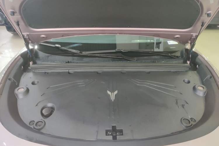 Used VOYAH COURAGE 2024 Four-Wheel Drive Global Edition Engine Bay