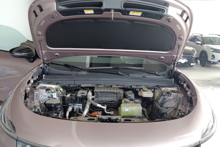 Used VOYAH COURAGE 2024 Four-Wheel Drive Global Edition Engine Bay